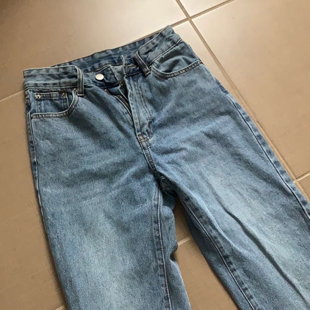 SHEIN Lightwash Mom Jean. Size XS.